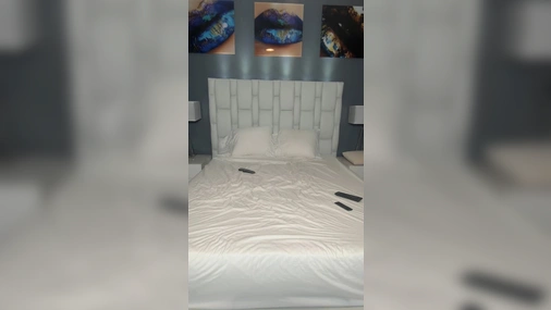 Strawberrytabby Showing Big Tits And Sucking Dildos