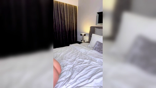 Donna Wallenius Strips Naked And Fucks Pussy With Dildo