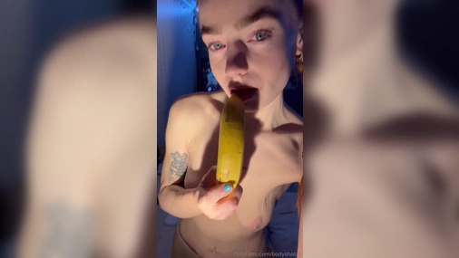 Norwegian Emma Bjonnes tease and short bate
