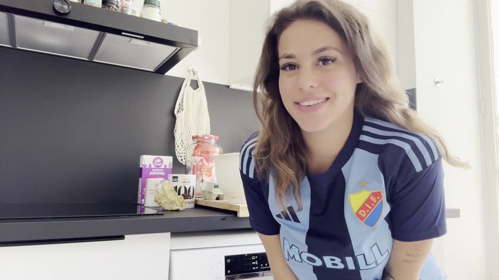 DIF TJEJEN - BAKING A CAKE