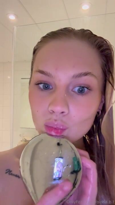 Swedish Olivia.b.t Shower