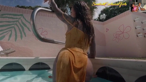 Swedish Tattooed Babe Cleo Kinnaman Naked By The Pool Sexy Striptease