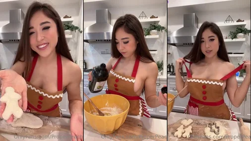ProperPeach – Sexy Backen und Oben-ohne-Strip