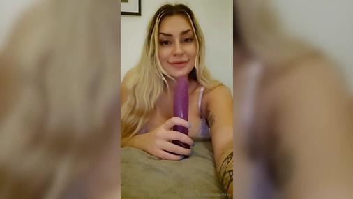 Swedish Snowmixy Dildo Suck