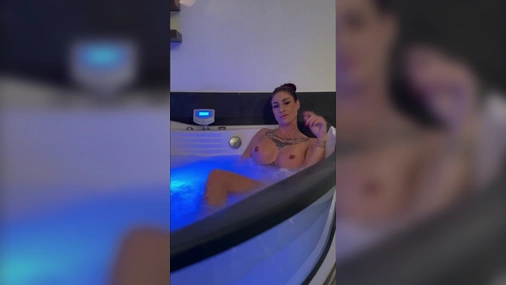 Swedish Camille Snow Hot Naked Bath In Jacuzzi