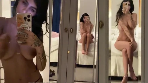 Mia Khalifa Sexy nackter Körper im Spiegel gefilmt