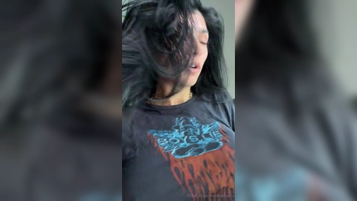Mia Khalifa - 26min Long Morning Livestream