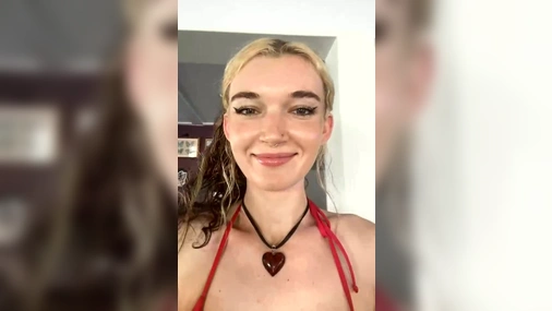 Madiruve Masturbating Pussy Live on Livestream