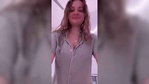 Ava Reyes - Late Night Striptease