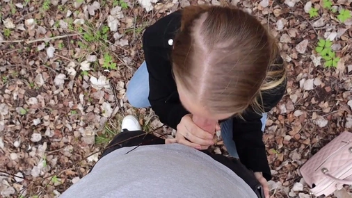 Swedish girl pickup, suger og knuller i skogen