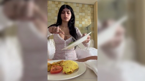 Mia Khalifa - Breakfast Livestream