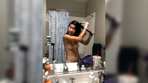 Lilslutlaceyyy Livestreaming While Topless