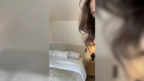 Alexa Pearl Livestreaming While Pregnant