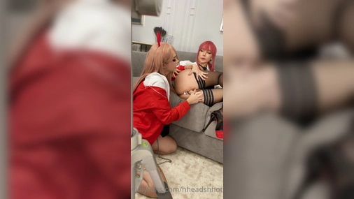 Alice Bong Fucking her Best Friends Pussy with Huge Dildo