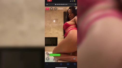 Pandora Kaki Kinky Play In The Bathroom