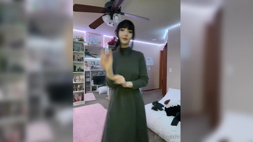 EmiiGotchi - Perfect Egirl Flashing Pussy when Swapping Clothes