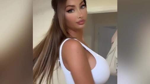 Arianavx Flashing Big Tits