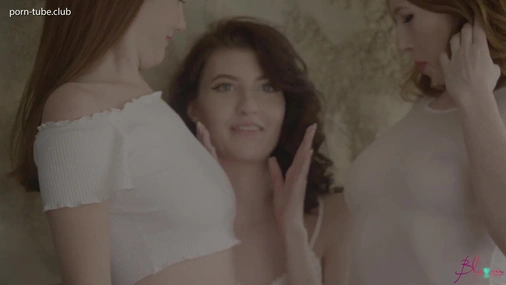 Abigale Mandler With Lesbian Friends