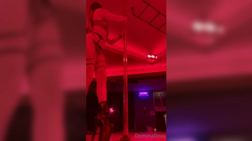 Domina Doxy Poledance In High Heels