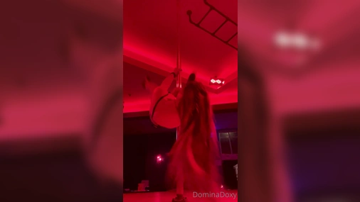 Domina Doxy Poledance In High Heels