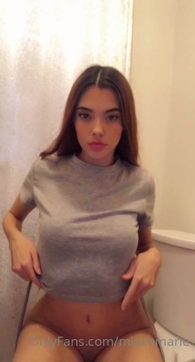 Mia Marie Intense Orgasm After Pussy Fuck With Dildo