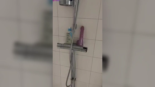 Swedish Babe LinneaSwe 05 Pussy Tease In Shower