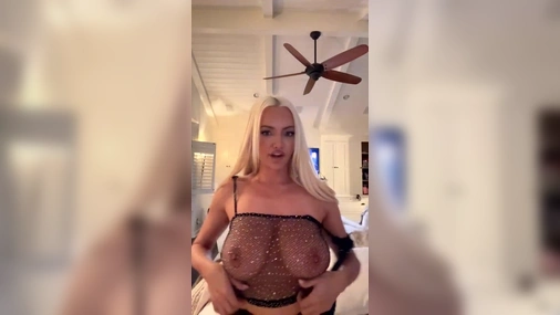 Lindsey Pelas - Nude October Livestream