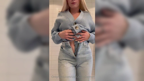 Swedish Cutedemon stripping
