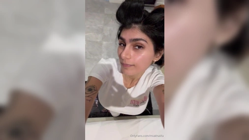 Mia Khalifa - Night Out Livestream