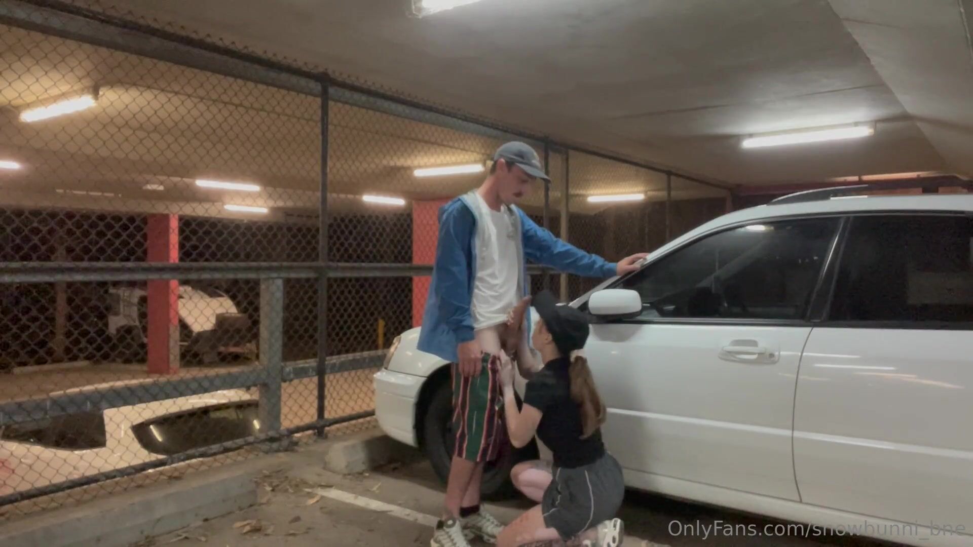 Snow Bunni - Risky Public Parking Lot Sextape