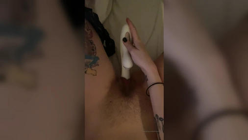 Swedish Gothbabe93 cums for you