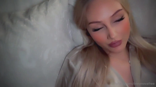 Swedish Linnea with vibrator