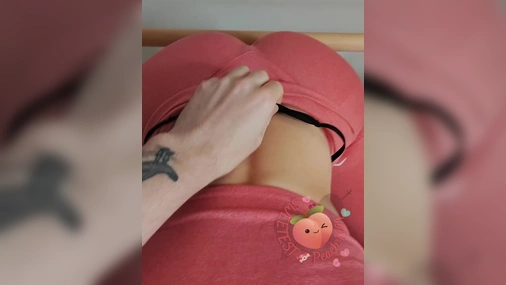 The Swedish Peach sloppy blowjob in yoga pants