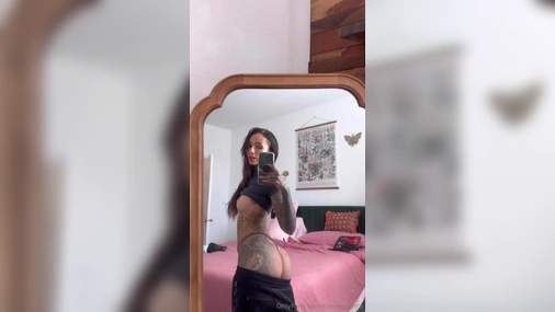 Swedish Thecleopetra touching herself