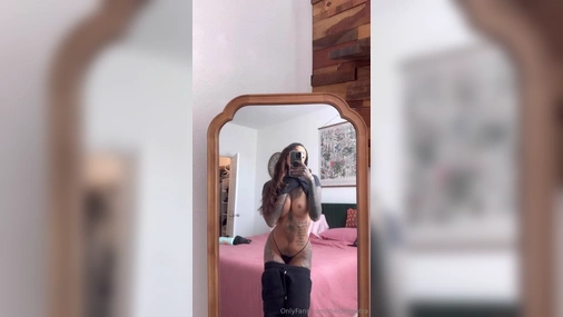 Swedish Thecleopetra touching herself