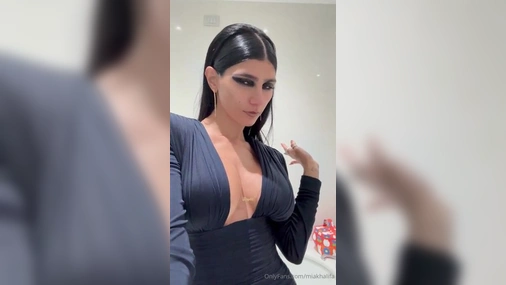 Mia Khalifa - Livestreaming Nude 1 Hour Before Bedtime