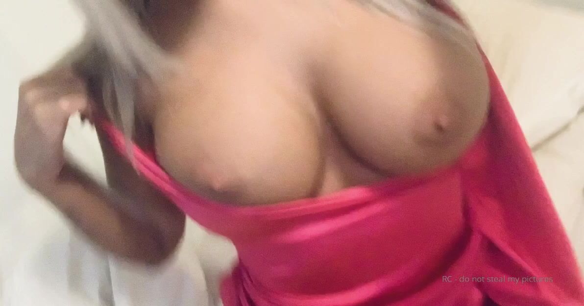 Norwegian Babe Missreca/Scandidoll Flashing Her Tits