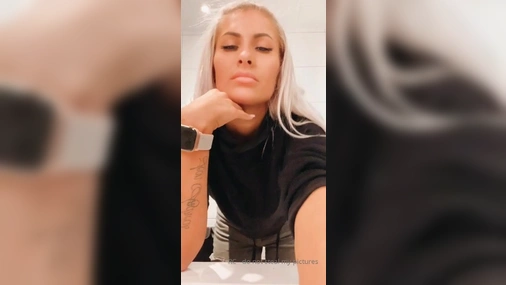 Norwegian Babe Missreca/Scandidoll Hot Striptease