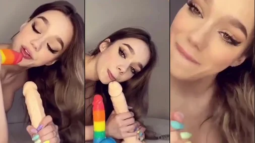 Seltinsweet – Blowjob mit einem Dildo, während sie auf einem anderen reitet
