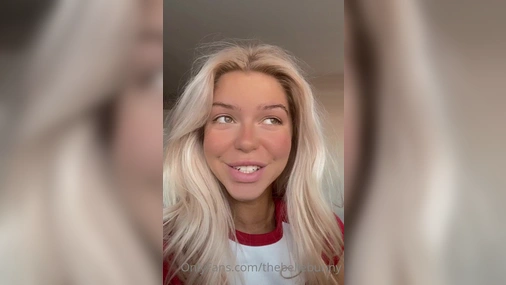 Norwegian Babe TheBelleBunny Bouncing Her Big Sexy Titties