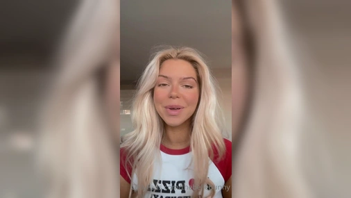 Norwegian Babe TheBelleBunny Bouncing Her Big Sexy Titties