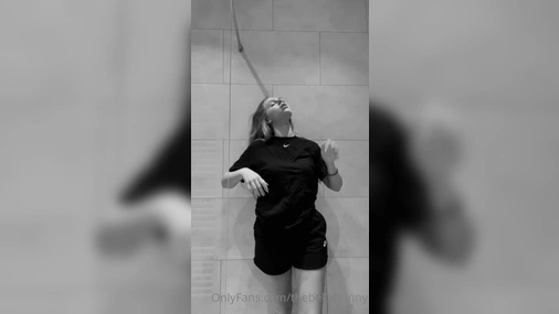 Norwegian Babe TheBelleBunny Sexy Striptease