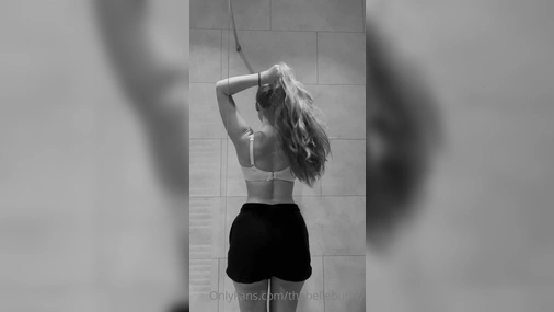 Norwegian Babe TheBelleBunny Sexy Striptease