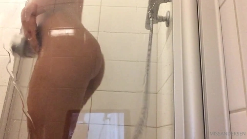 Missandersen Shower Vid