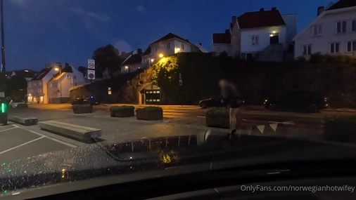 Norwegianhotwifey flashing strangers + sextape