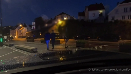 Norwegianhotwifey flashing strangers + sextape