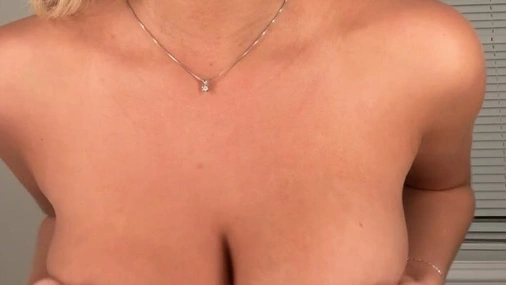 Rinemilane showing off nude tits