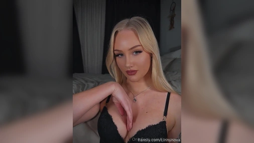 LinnyNova Boob bounce