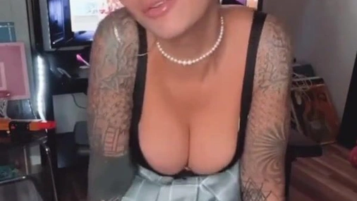 Norwegian Gamer Girl Giving Hot JOI