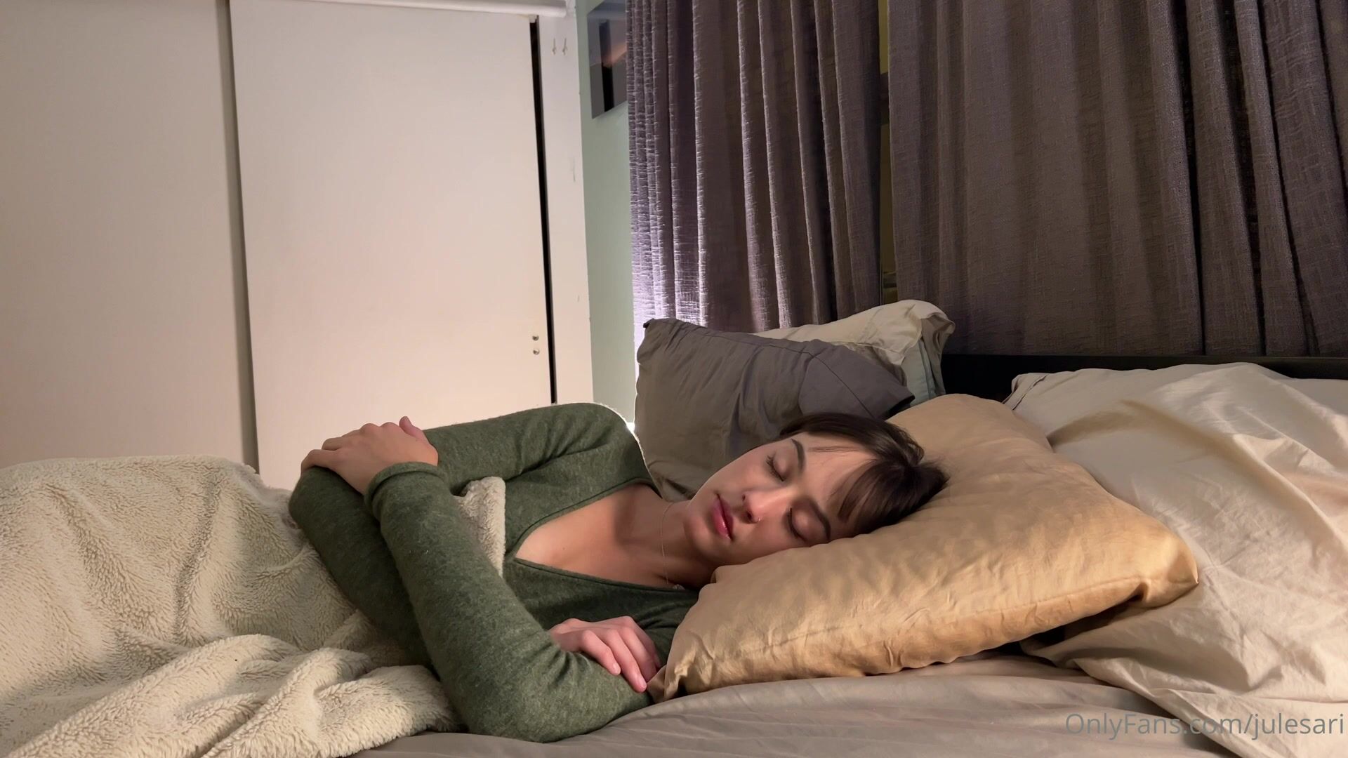 Jules Ari - Homemade POV Sextape